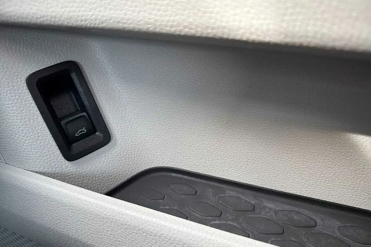 2023-volkswagen-idbuzz-e-style-standard-big-25