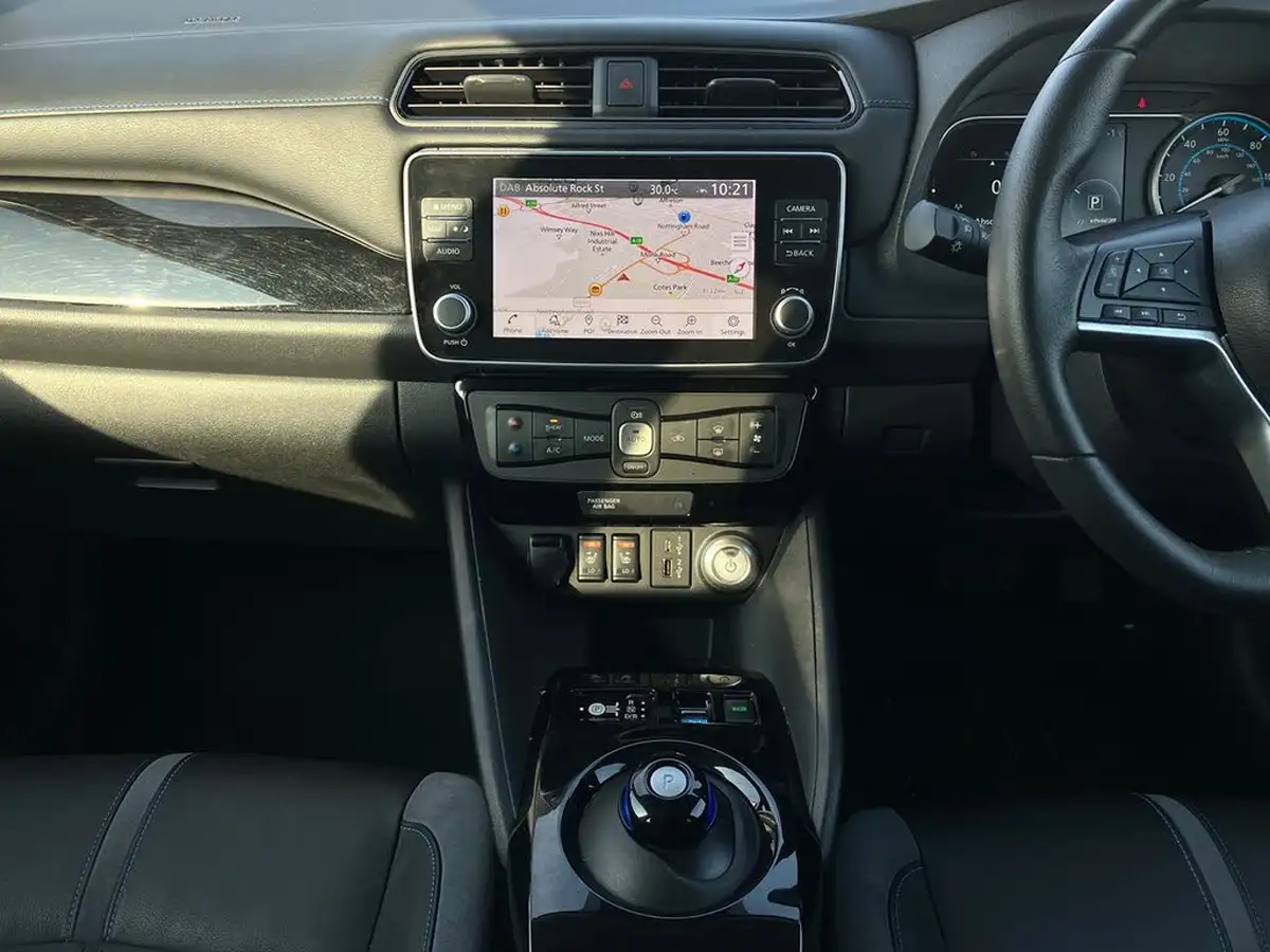 2024-nissan-leaf-e-tekna-39kwh-big-19