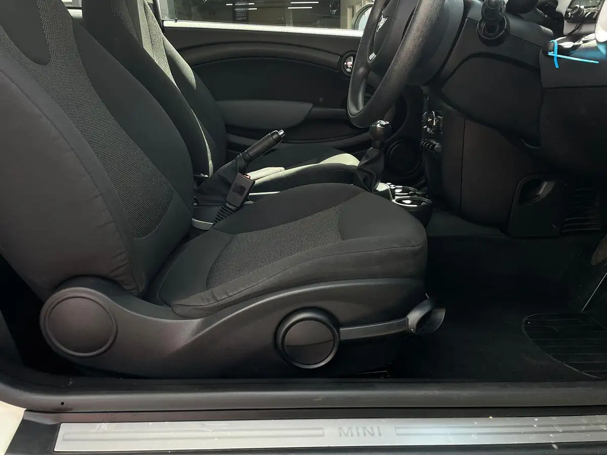 2011-mini-cooper-16-first-big-30