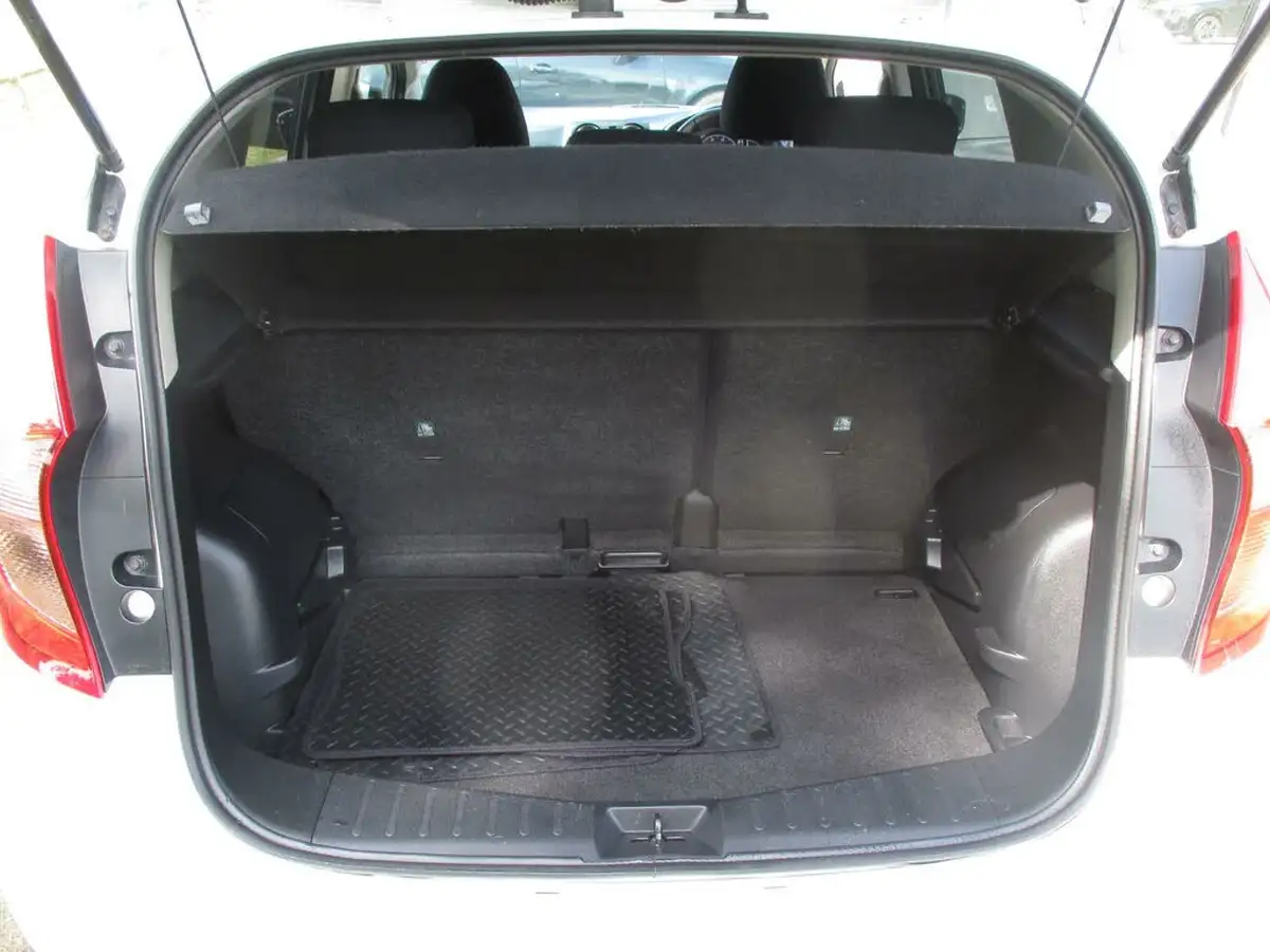 2014-nissan-note-12-acenta-80ps-style-pack-big-23