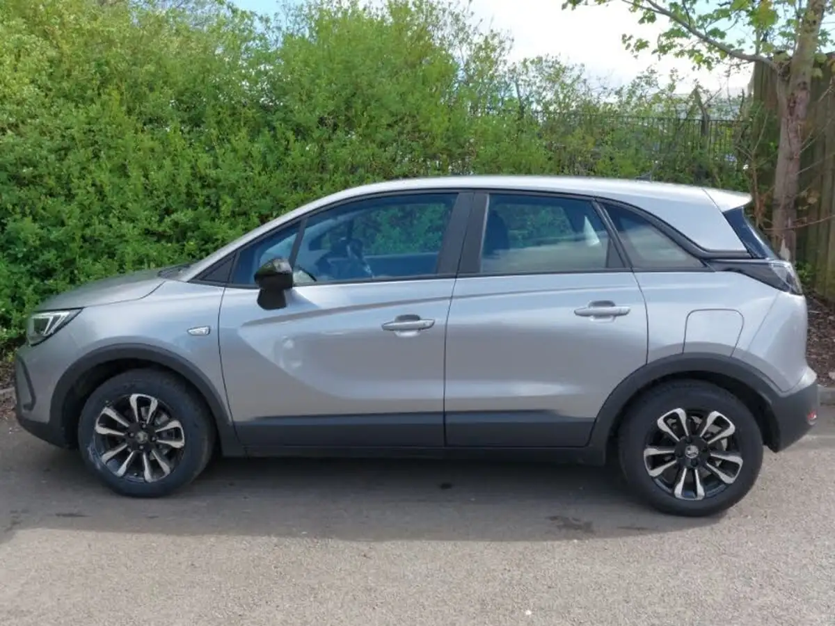 2022-vauxhall-crossland-12i-design-big-3