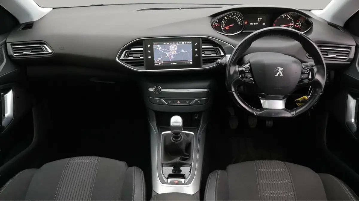 2018-peugeot-308-15-bluehdi-allure-15-bluehdi-big-13