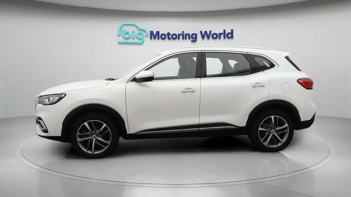 2022-mg-hs-15t-gdi-exclusive-162ps-big-4