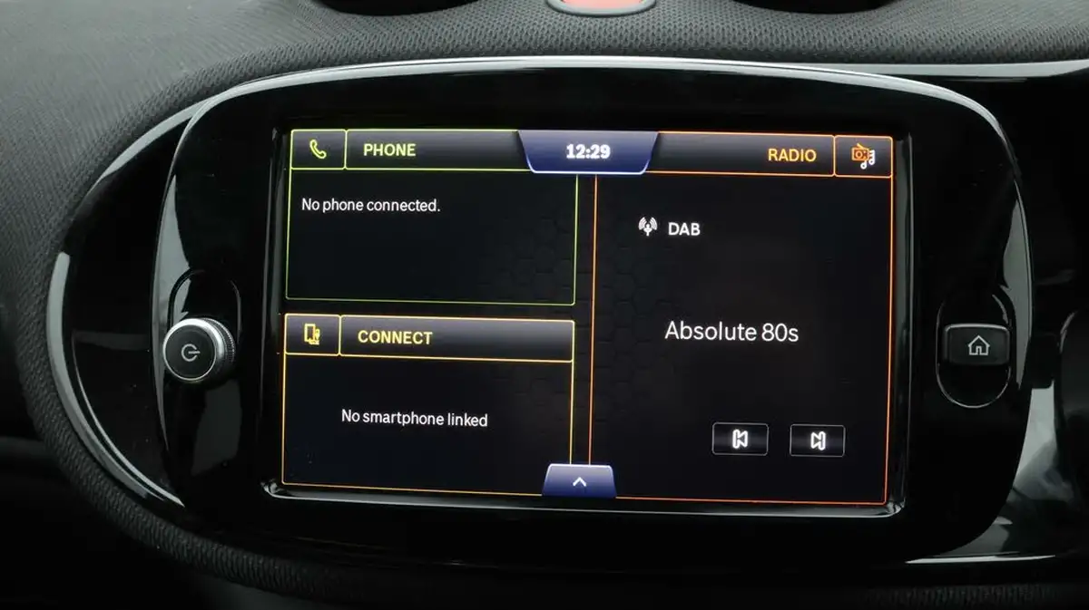 2021-smart-forfour-eq-exclusive-big-11