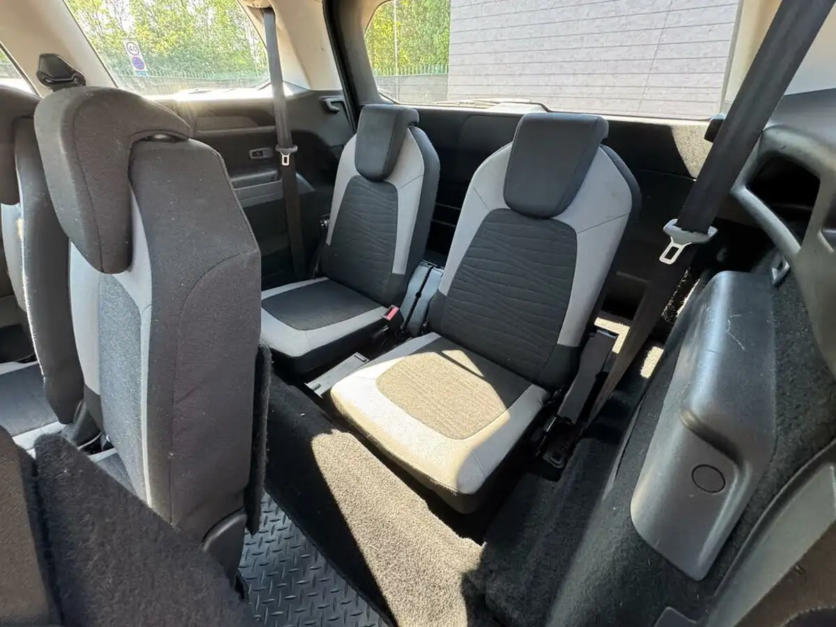 2015-citroen-grand-c4-picasso-16e-hdi-vtr-115ps-big-34