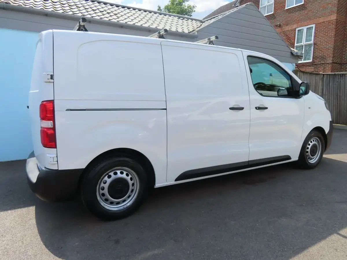 2019-citroen-dispatch-16bluehdi-x-m-1000-115pseu6-ss-big-22