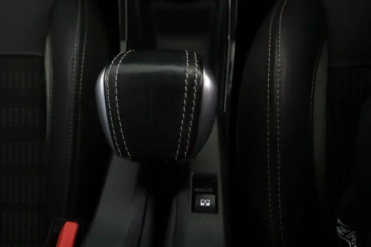 2018-peugeot-2008-suv-12-puretech-allure-premium-big-23