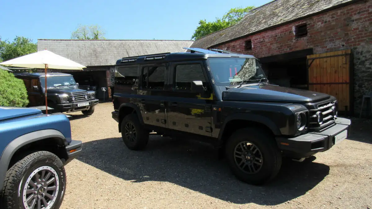 2023-ineos-grenadier-30td-fieldmaster-edition-249ps-4x4-station-wagon-5d-auto-big-7
