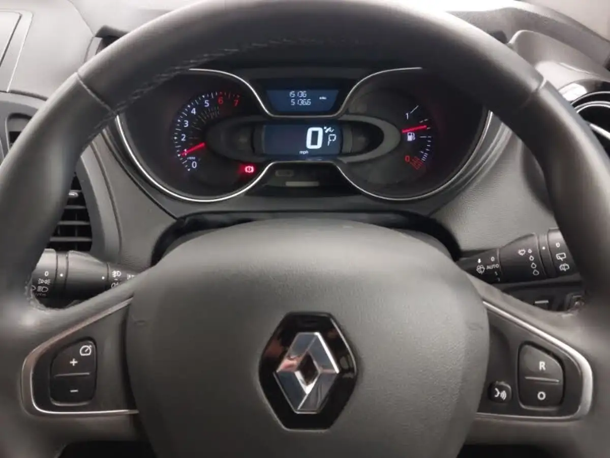 2019-renault-captur-13-tce-iconic-150bhp-ss-edc-auto-big-18