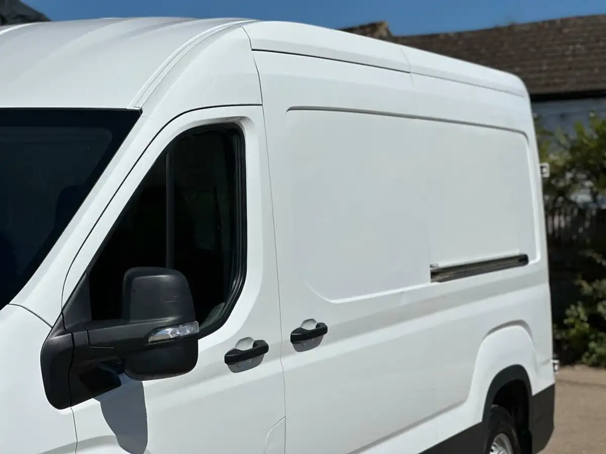 2023-maxus-deliver-9-big-19
