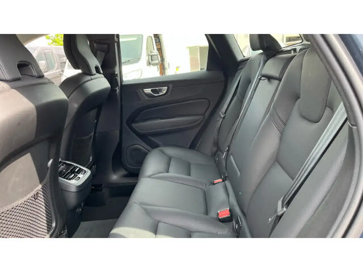 2024-volvo-xc60-20-b5-plus-big-9
