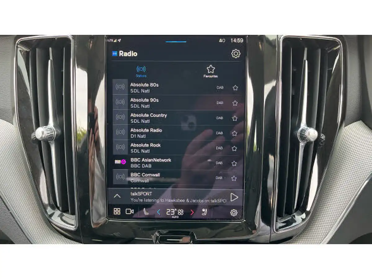 2024-volvo-xc60-20-b5-plus-big-37