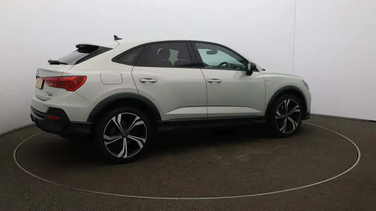 2020-audi-q3-20-45-tfsi-edition-1-sportback-big-52