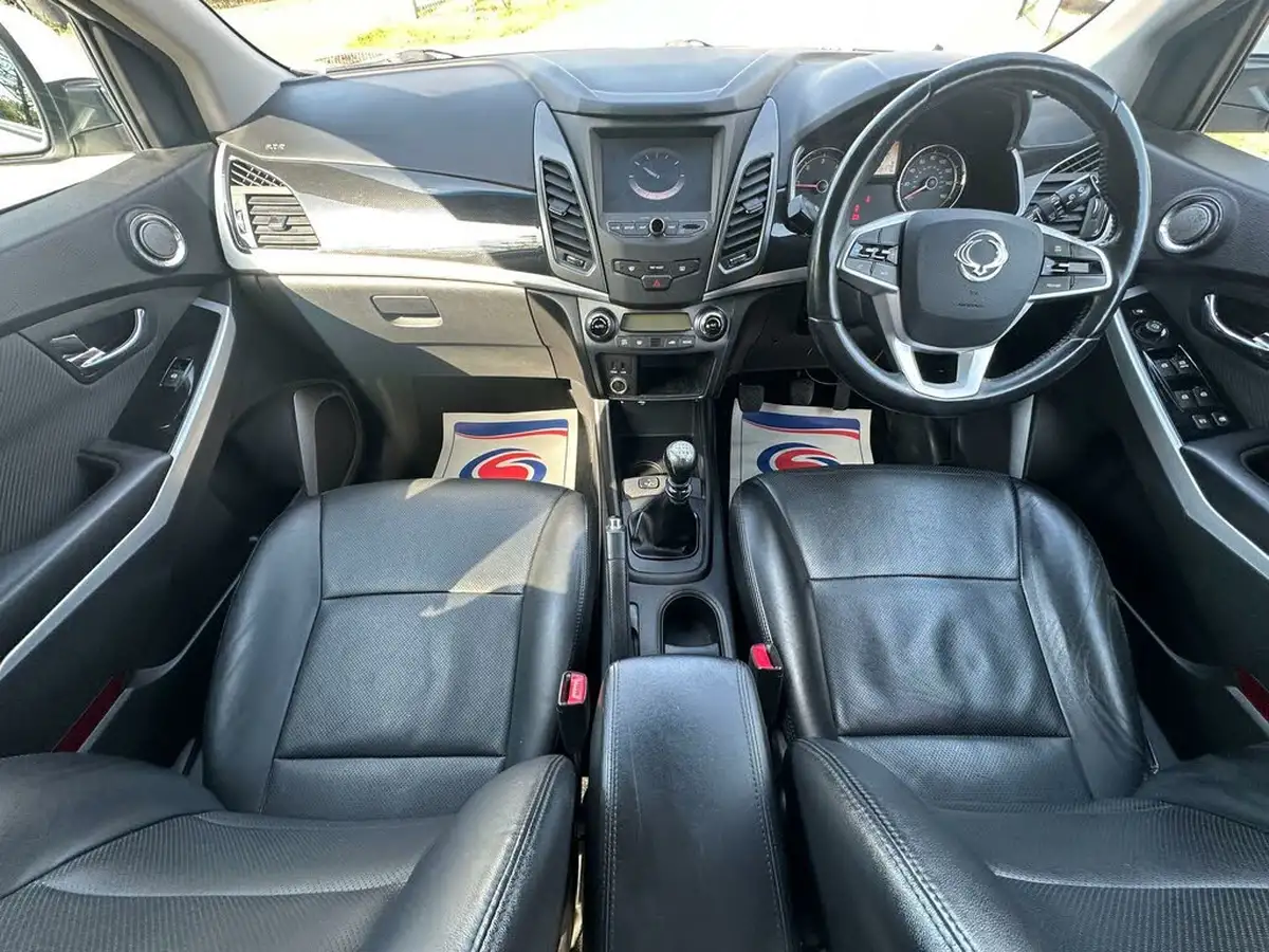 2019-kgm-ssangyong-korando-22td-elx-big-32