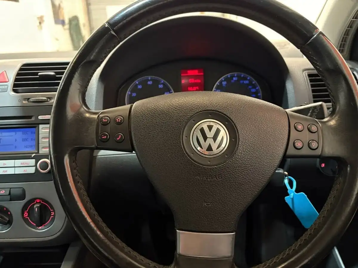 2008-volkswagen-golf-14-match-123bhp-big-13