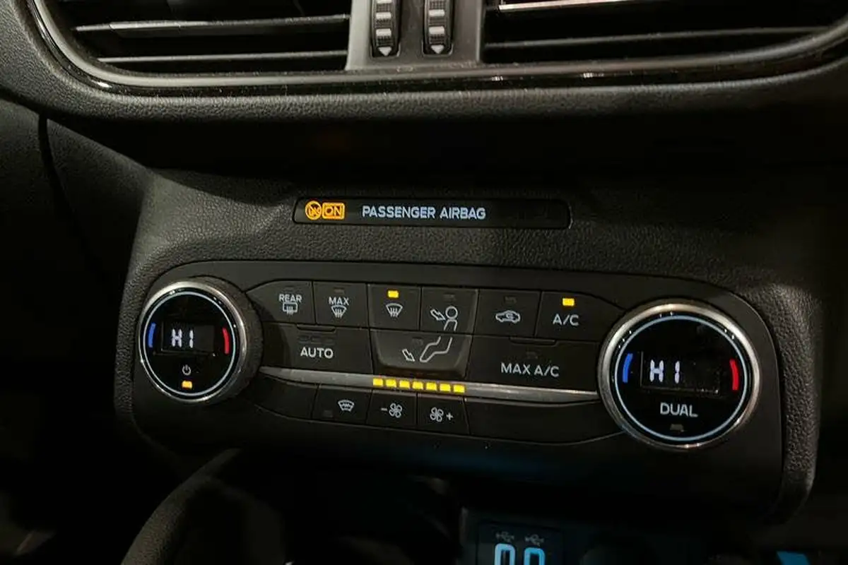 2021-ford-kuga-15-st-line-edition-big-37
