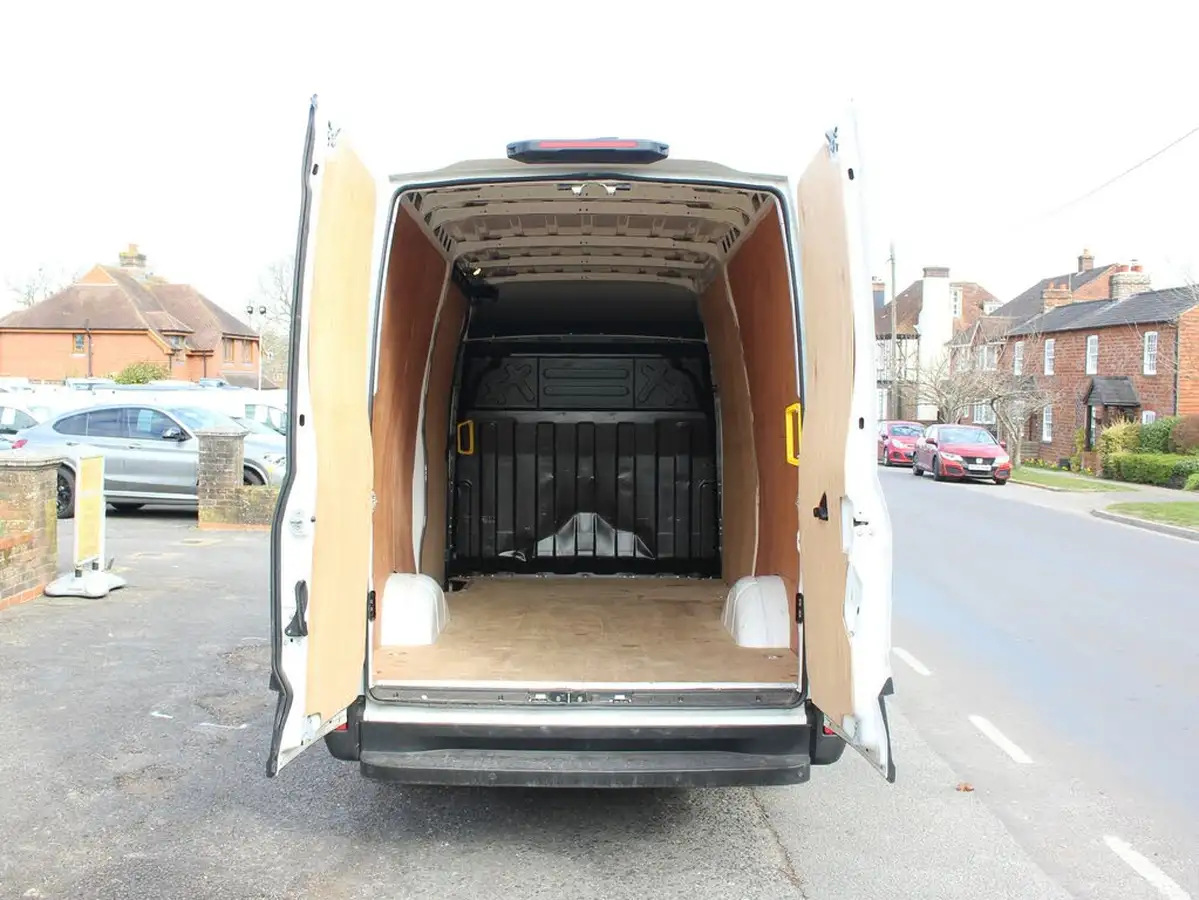 2023-iveco-daily-s-class-23td-35s14v-business-3520mm-h2-136pseu6dt-big-17