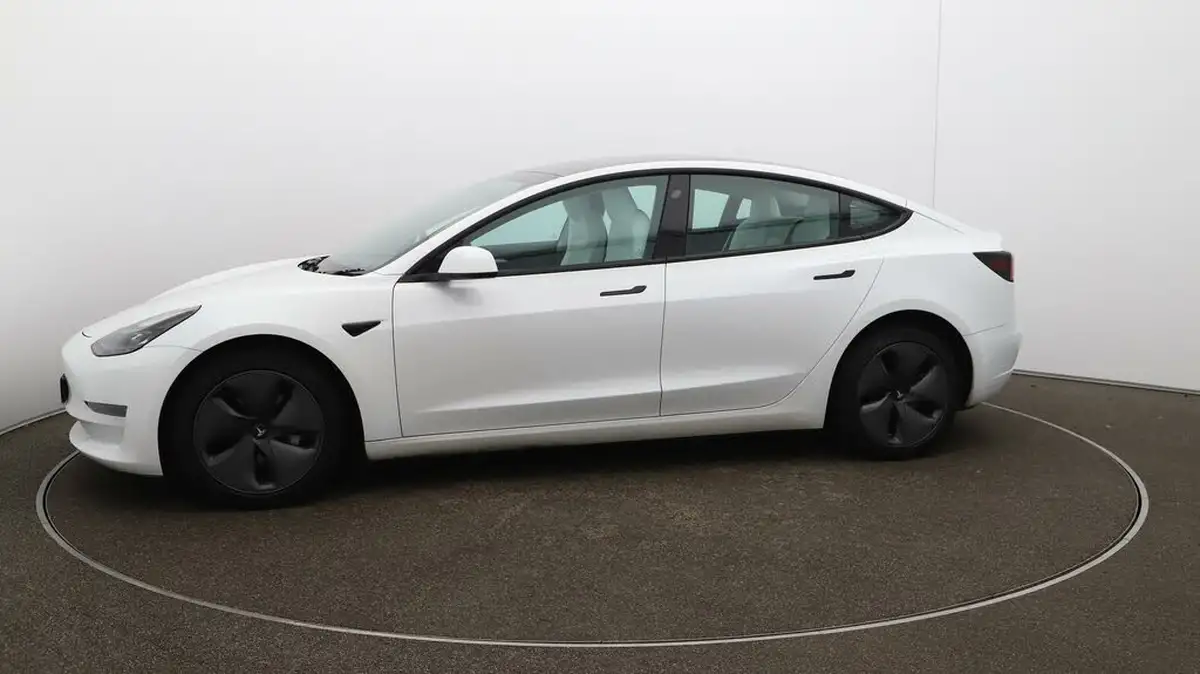 2022-tesla-model-3-e-long-range-big-65