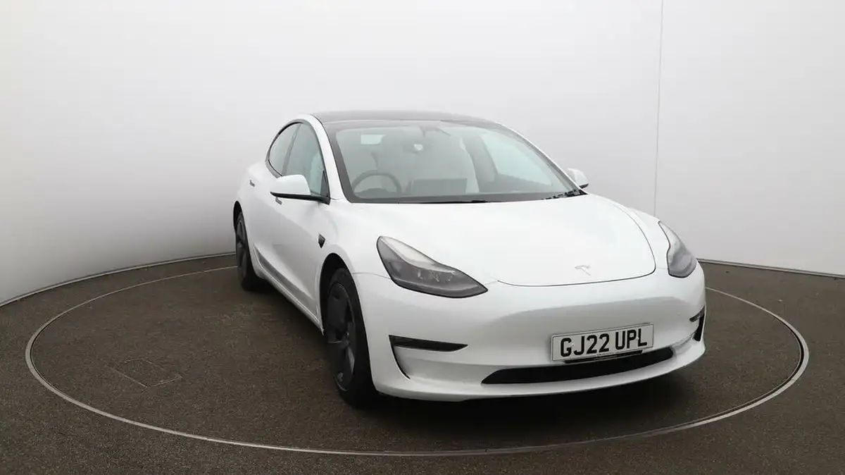 2022-tesla-model-3-e-long-range-big-41