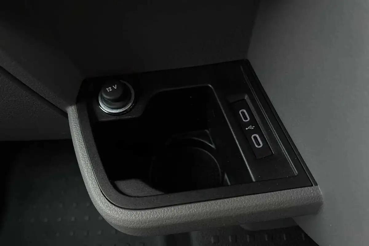 2024-volkswagen-transporter-big-42
