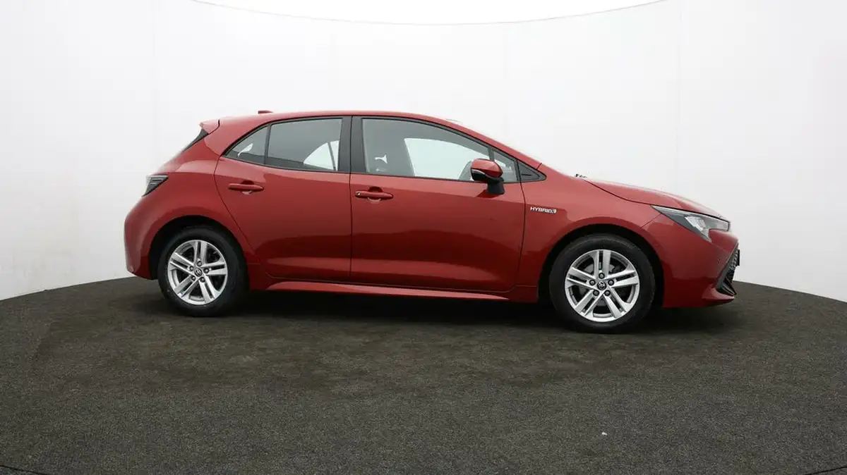 2022-toyota-corolla-18-vvt-i-icon-tech-trk-hatchback-5d-big-40