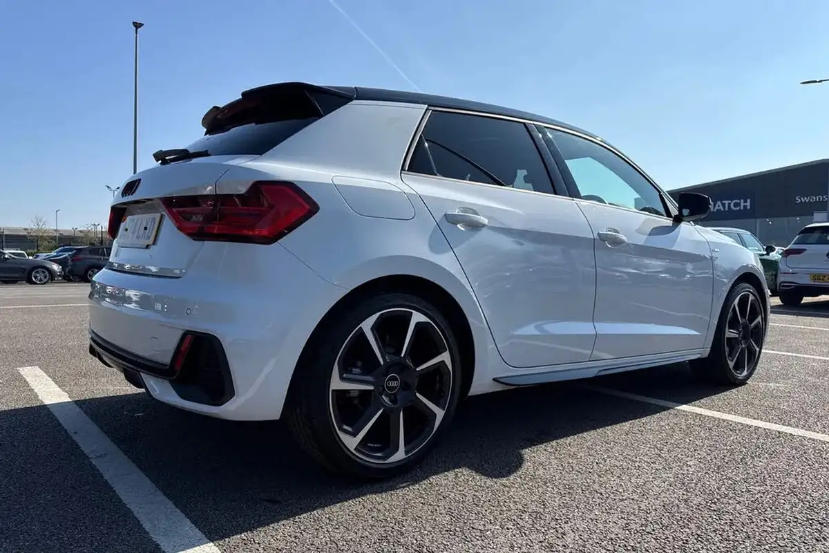 2024-audi-a1-10-30-tfsi-black-edition-116ps-s-tronic-big-32