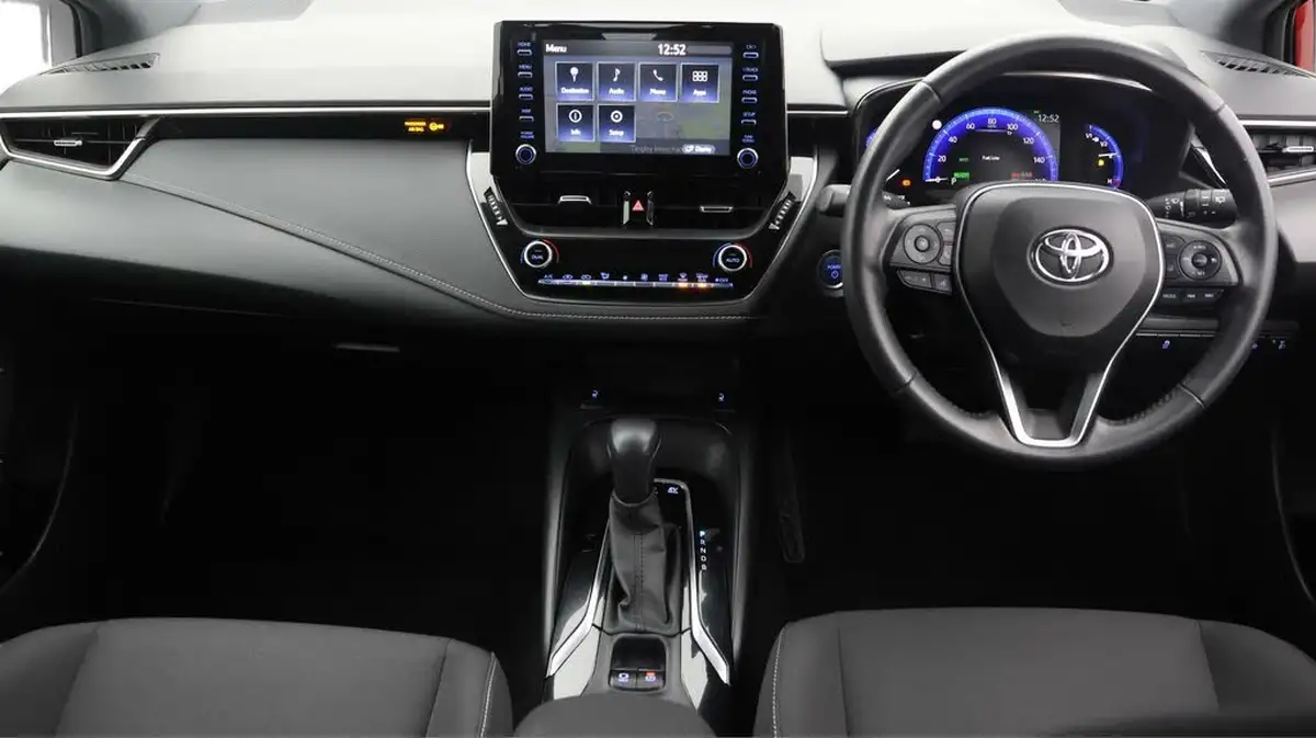2022-toyota-corolla-18-vvt-i-icon-tech-trk-hatchback-5d-big-12