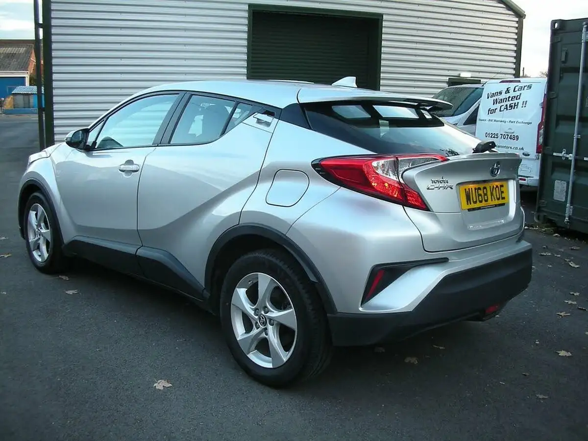 2018-toyota-c-hr-18-vvt-i-icon-big-5