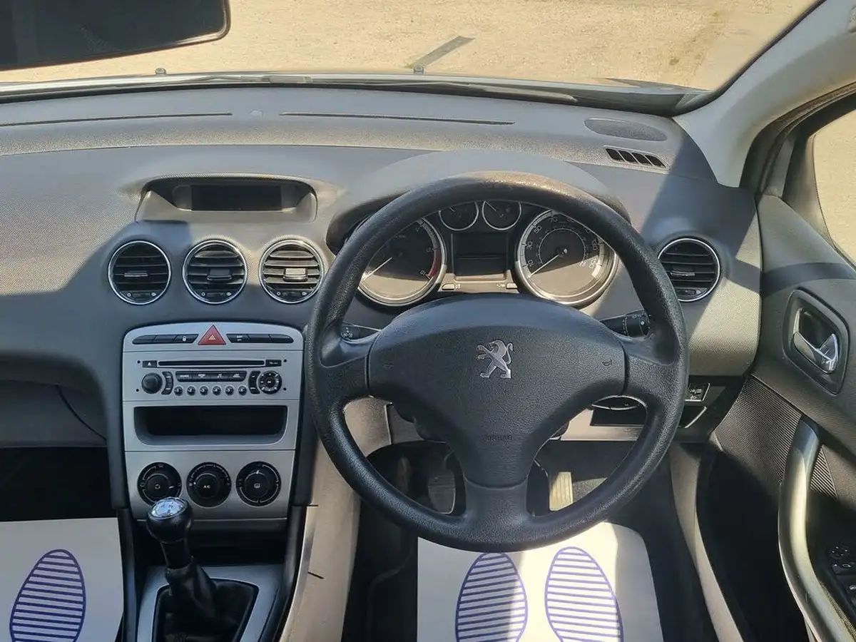2010-peugeot-308-16td-s-16hdi-90bhp-5d-big-5