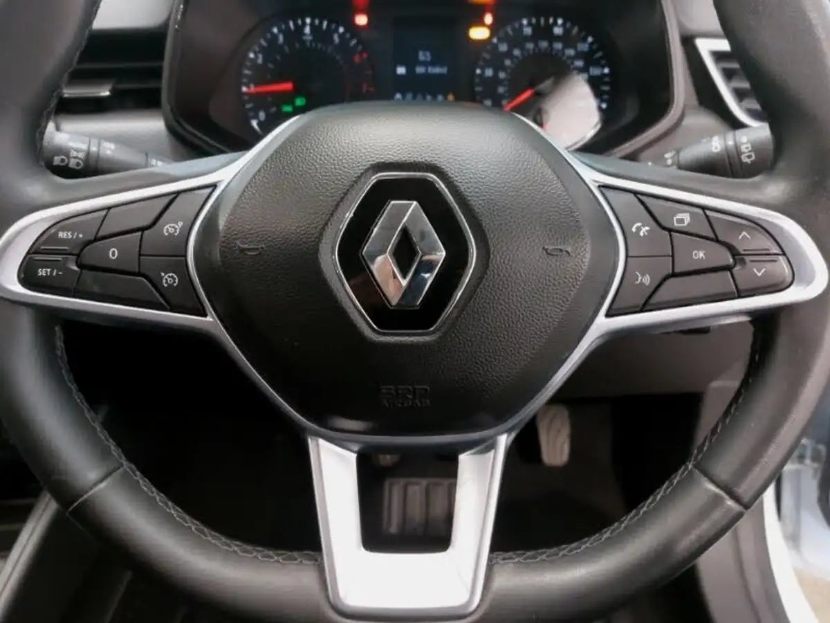 2022-renault-clio-10-tce-iconic-edition-big-15