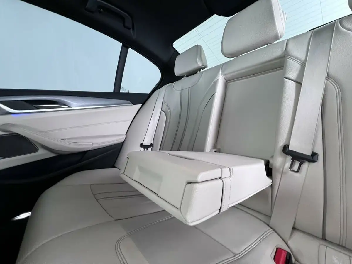 2018-bmw-5-series-20-530e-m-sport-big-19
