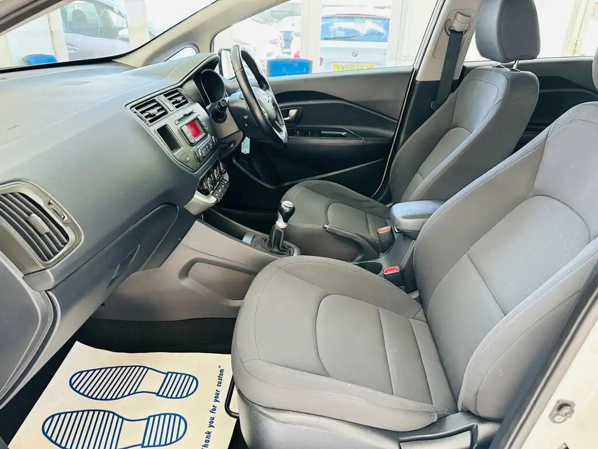 2014-kia-rio-125-vr7-5d-big-22