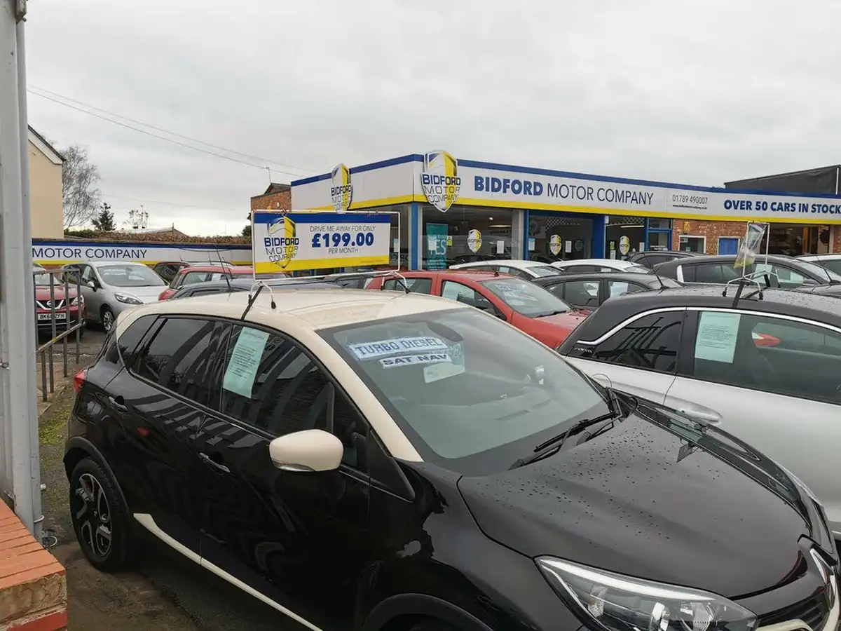 2018-hyundai-i20-10-t-gdi-se-coupe-3d-big-35