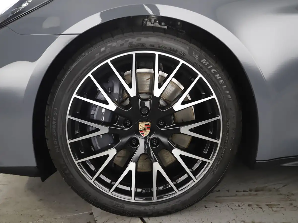 2025-porsche-panamera-30-4-e-hybrid-470ps-hatchback-big-3