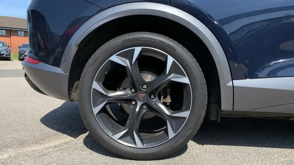 2021-cupra-formentor-14-e-hybrid-v2-big-13