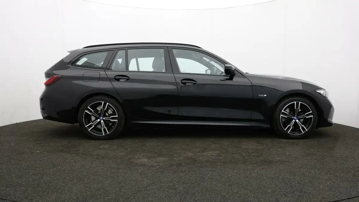 2022-bmw-3-series-20-330e-m-sport-touring-5d-big-36