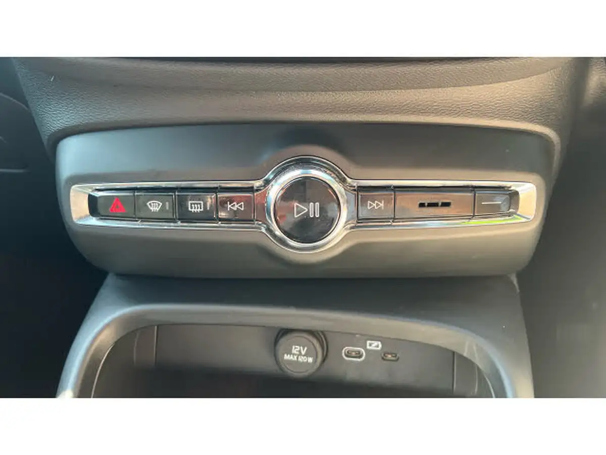 2024-volvo-c40-e-recharge-ultimate-235bhp-big-41