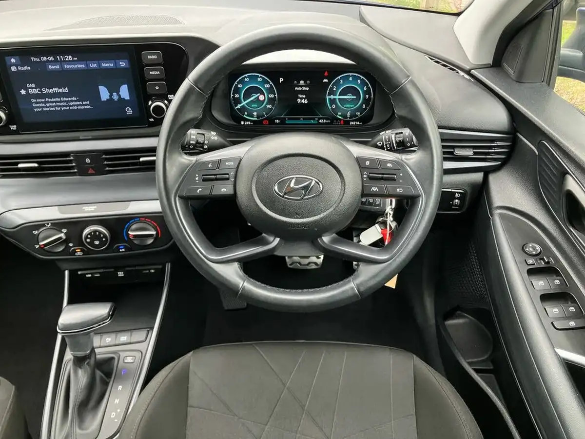 2022-hyundai-bayon-10-t-gdi-se-connect-dct-big-16