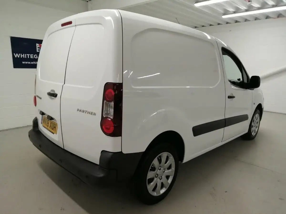 2018-peugeot-partner-16td-se-l1-stop-start-850-panel-big-19