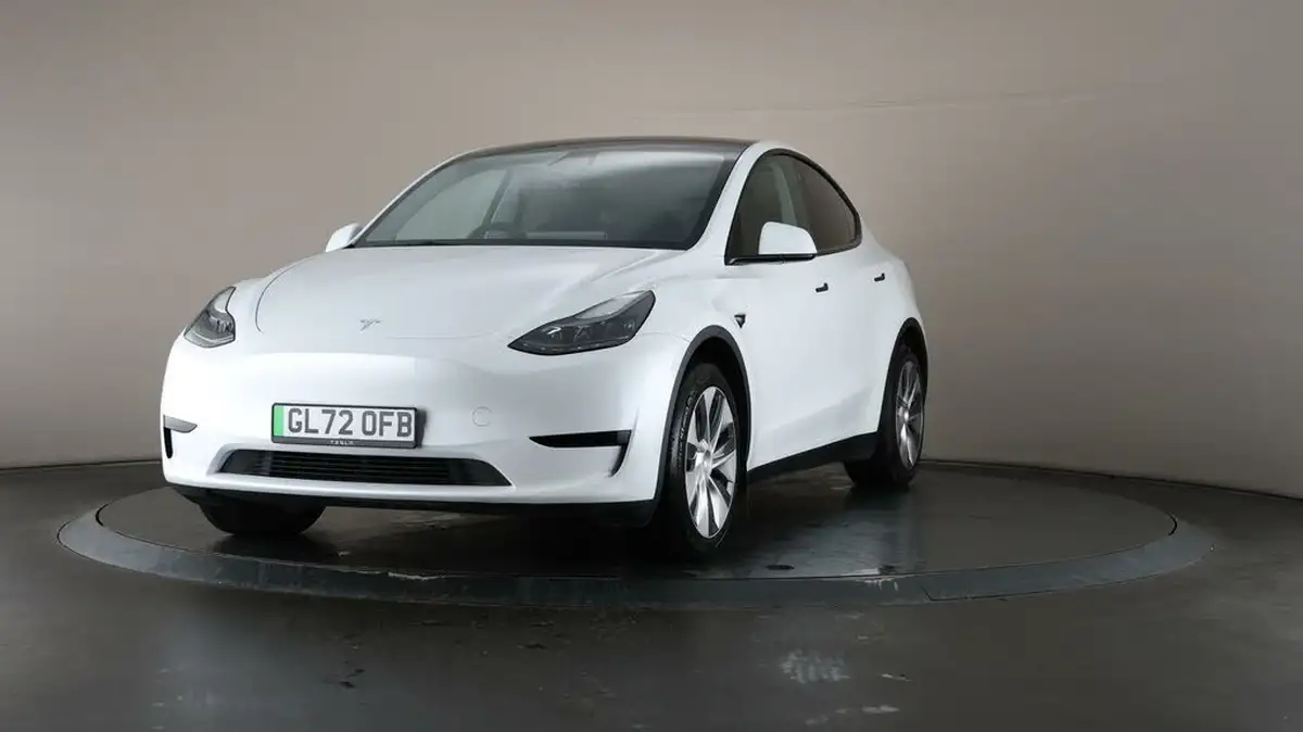 2022-tesla-model-y-e-rwd-big-45