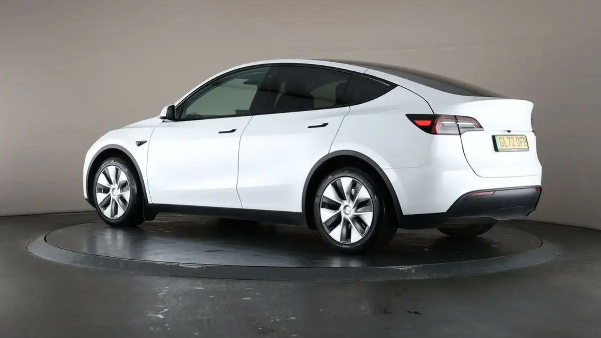 2022-tesla-model-y-e-rwd-big-73
