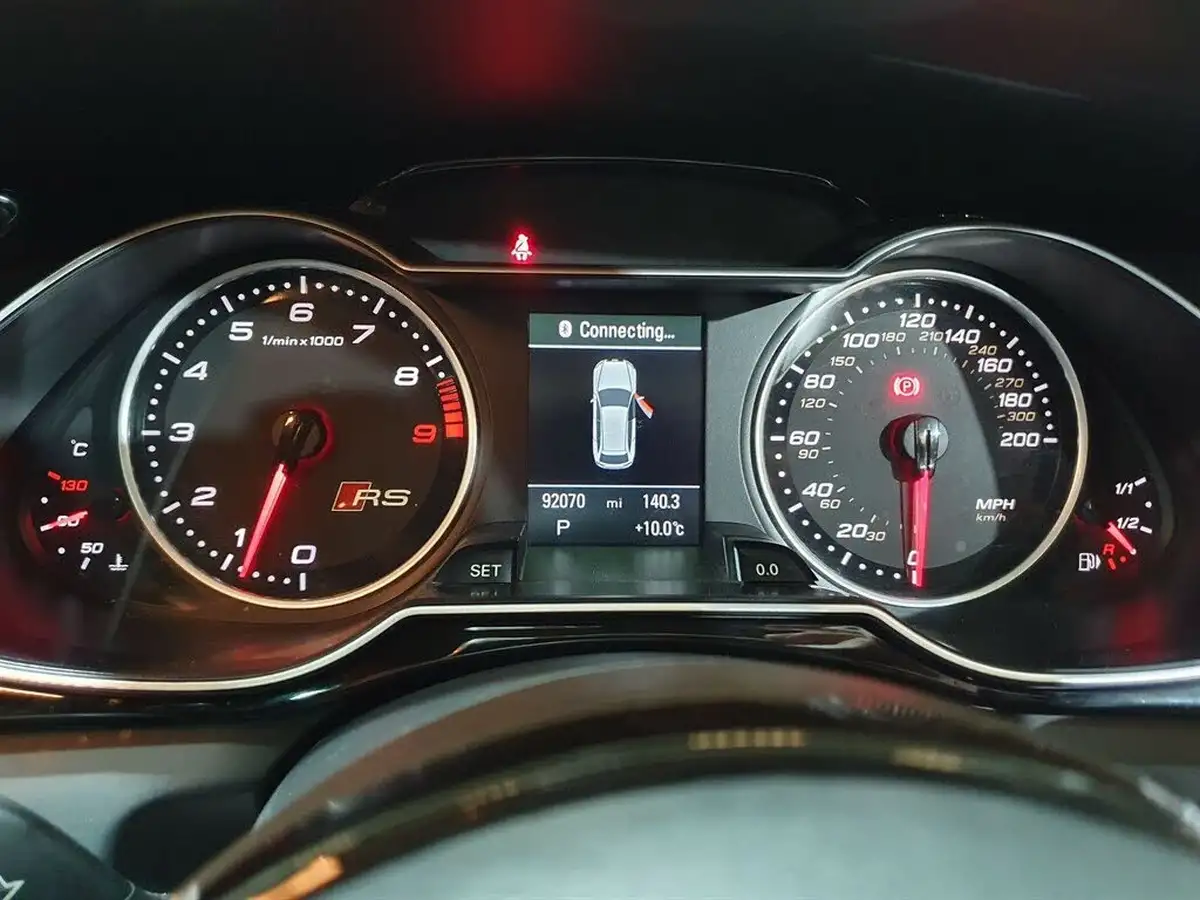 2014-audi-rs4-avant-42-quattro-avant-big-2