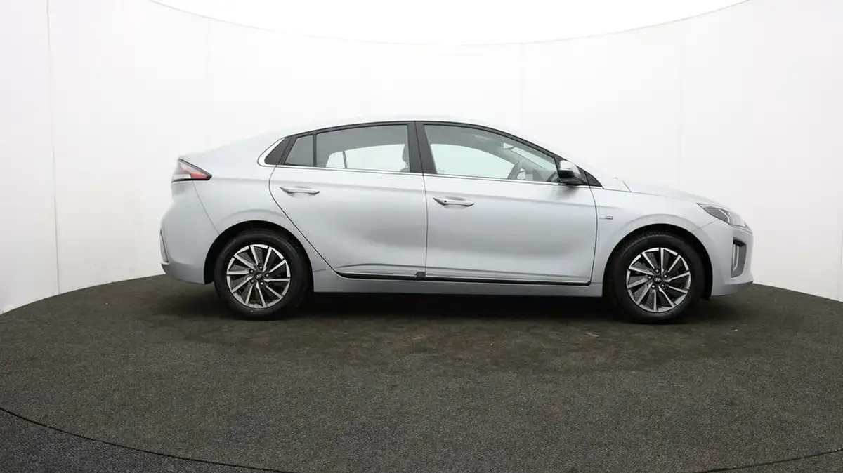 2021-hyundai-ioniq-e-premium-electric-100kw-big-39