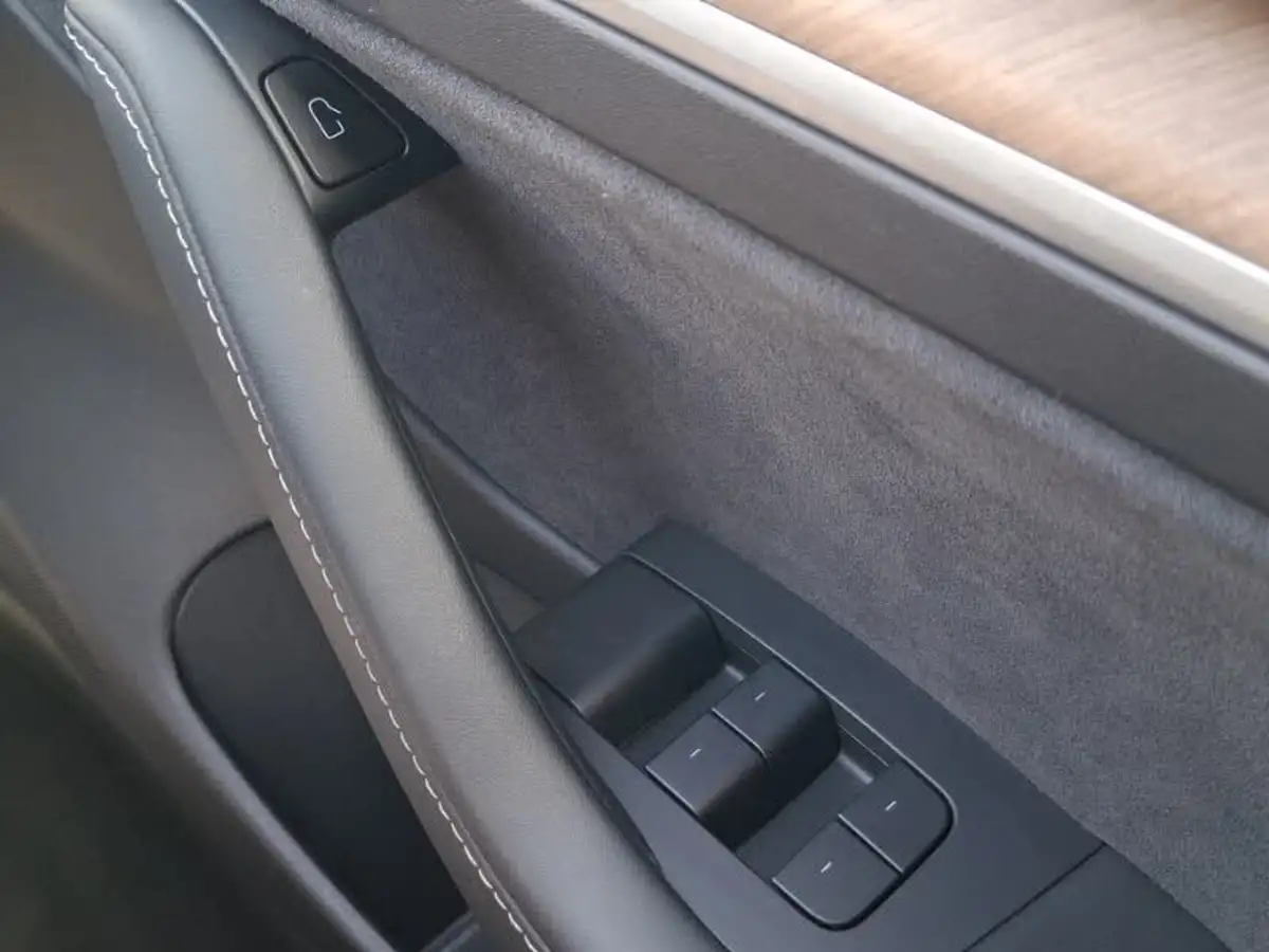 2021-tesla-model-3-e-long-range-4x4-big-16