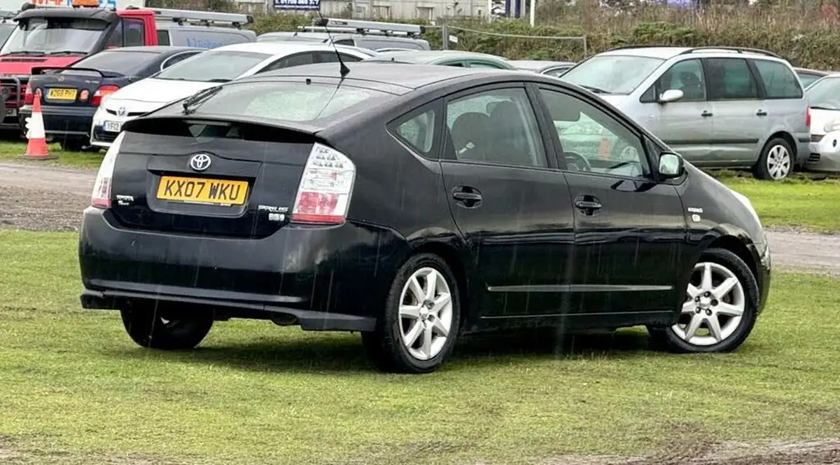 2007-toyota-prius-15-vvt-i-t-spirit-big-7