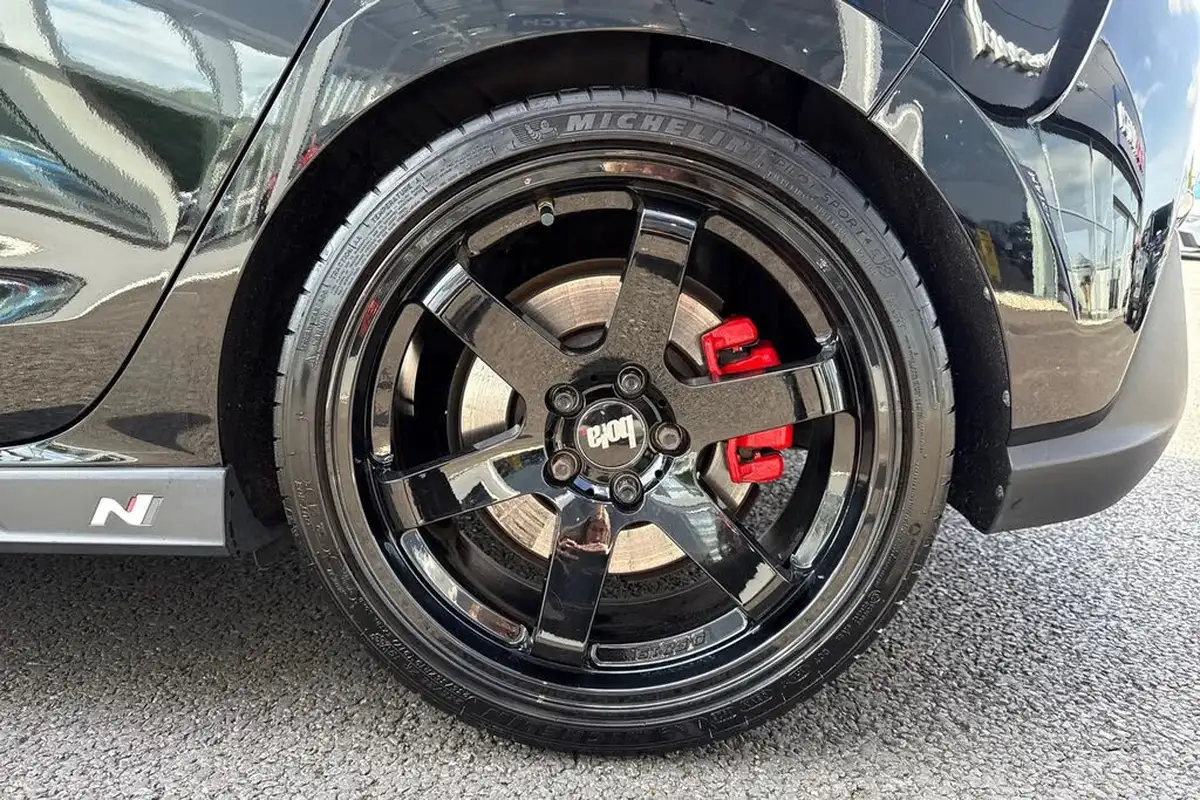 2018-hyundai-i30-n-20-t-gdi-n-performance-big-11