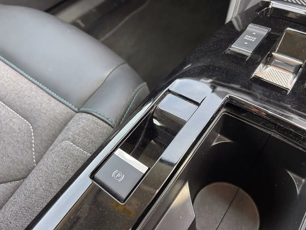2022-citroen-c4-12-puretech-sense-plus-eat8-big-38