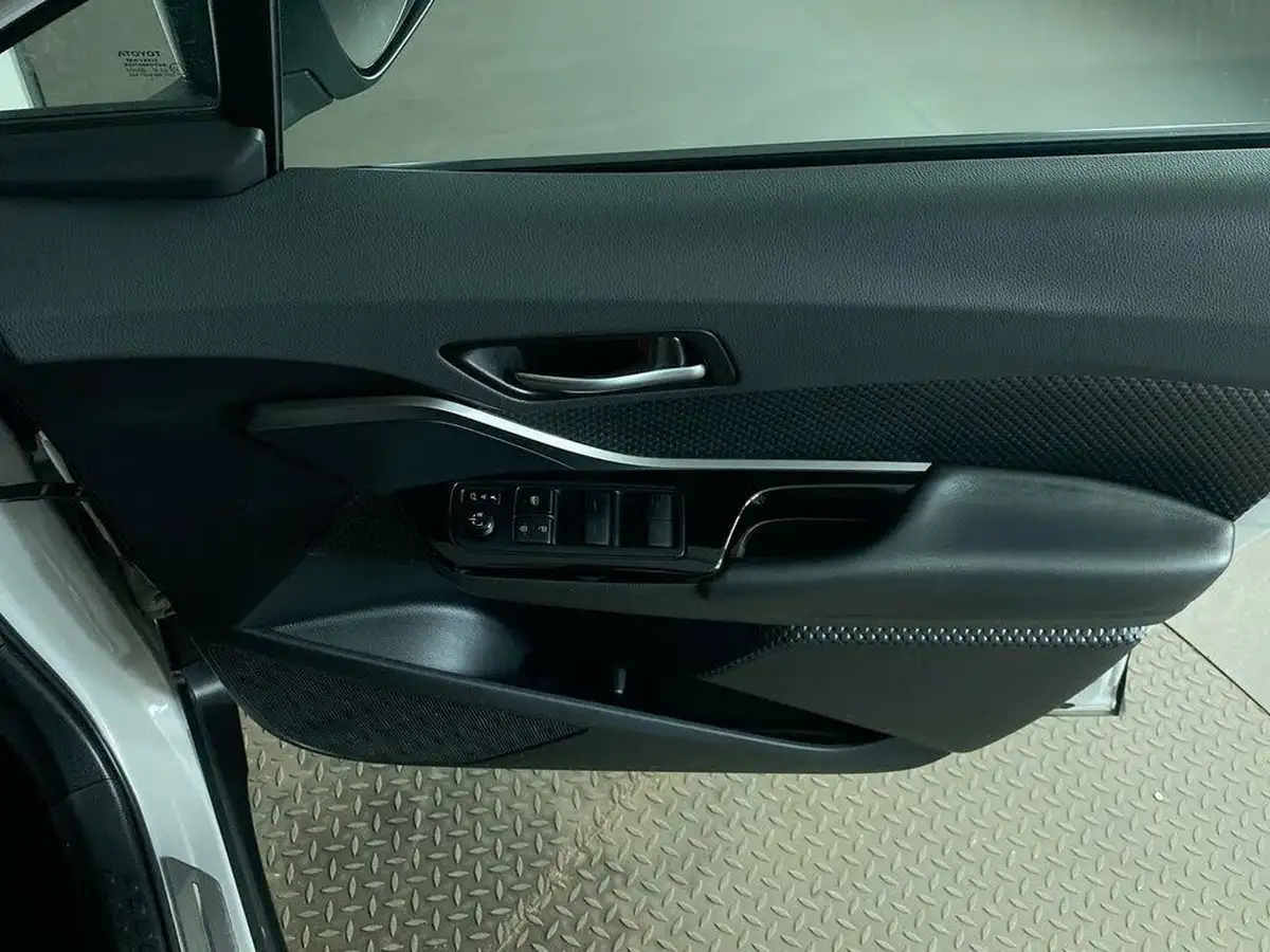2022-toyota-c-hr-18-vvt-i-gr-sport-big-26
