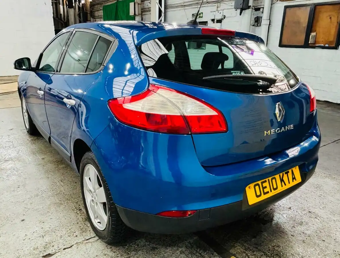 2010-renault-megane-16-dynamique-tom-tom-110bhp-hatchback-5d-big-6