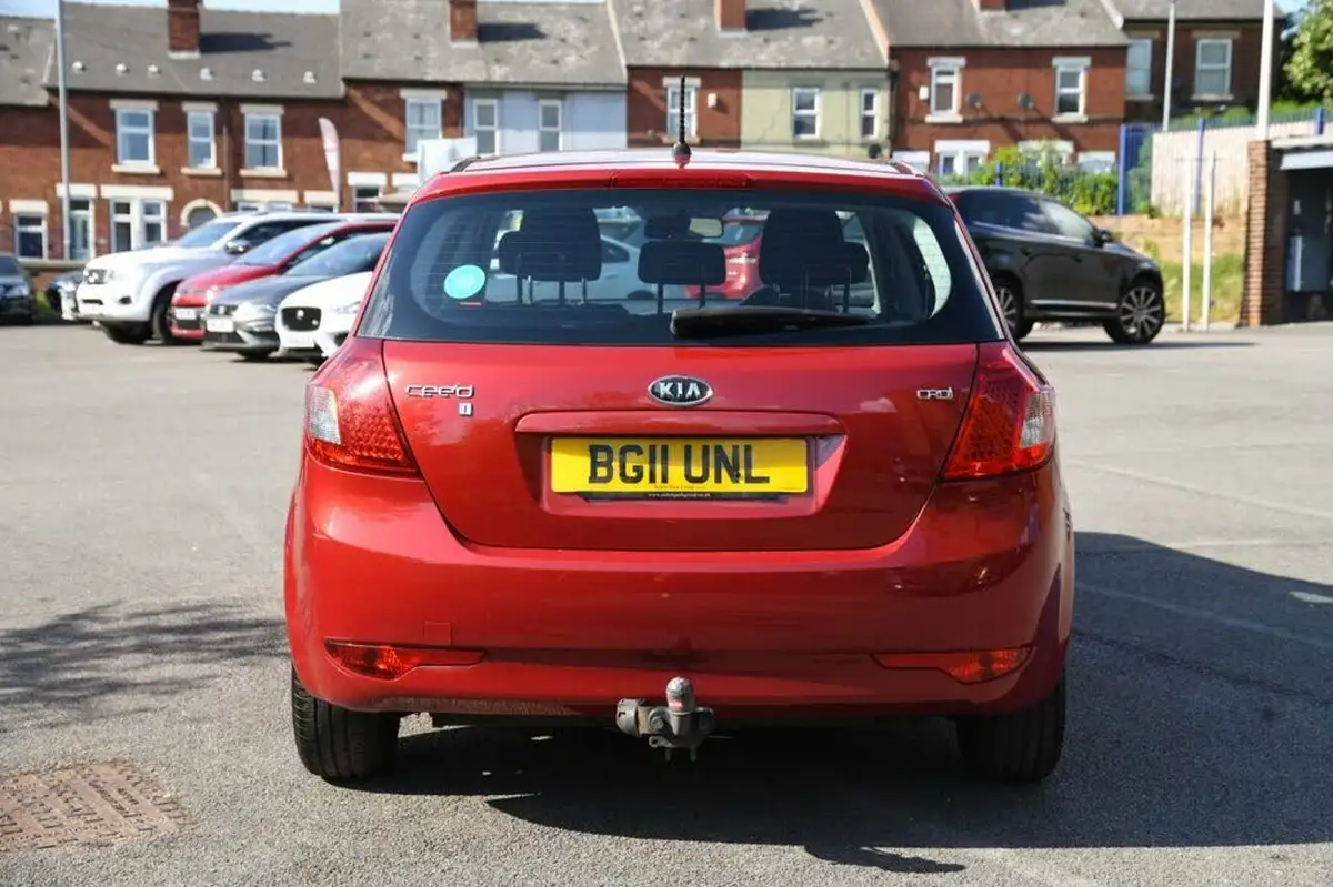 2011-kia-ceed-16td-1-89bhp-big-5
